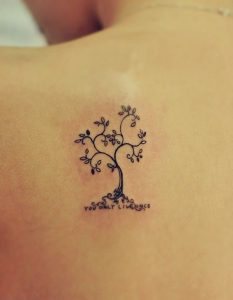 14 Charming Small Tattoo Ideas for Women