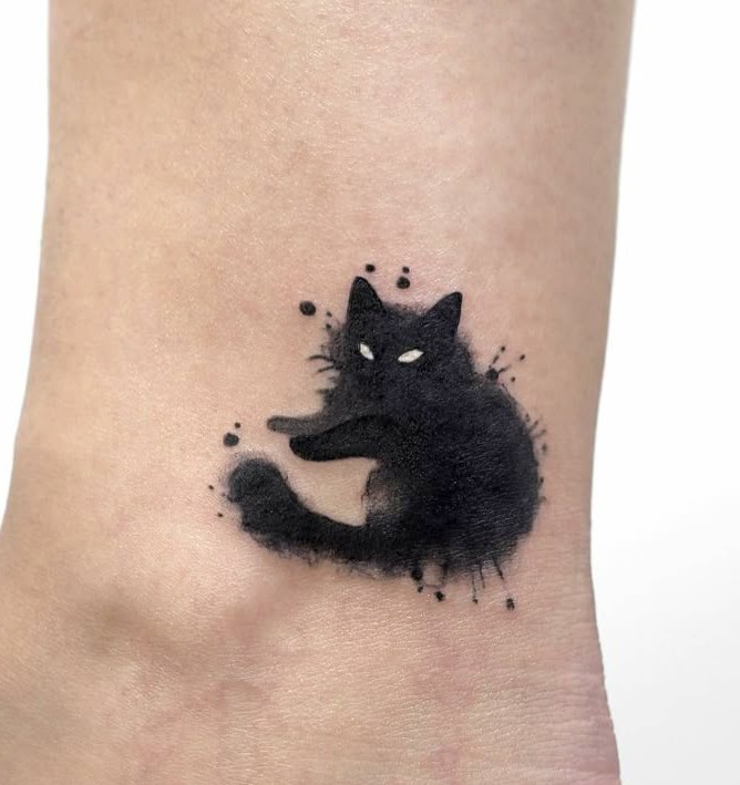27 Black Cat Tattoo Ideas Realistic, Minimalist, Traditional & Witchy Designs