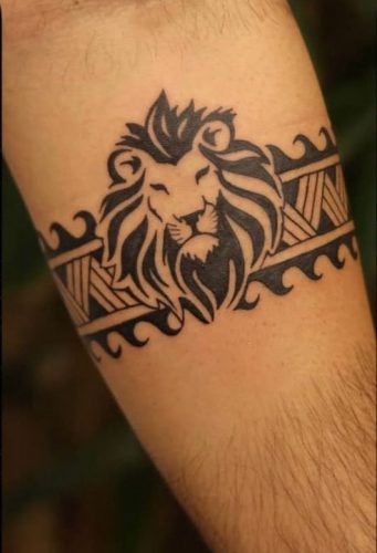 19 Express Strength with a Lion Tattoo on Forearm: Design Inspiration