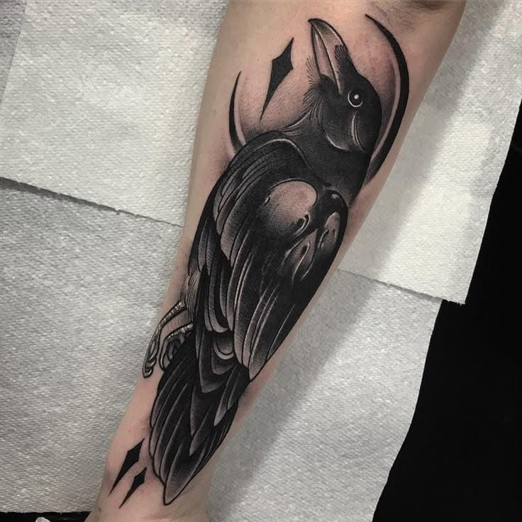 28 Unique Crow Tattoo Ideas Blackwork, Traditional, Flying, Viking, Sleeve, and Minimalist Designs