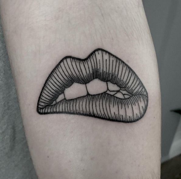 29 Lip Tattoo Ideas With Kiss Prints, Vampire Designs, Color Ideas, Shading, Placement Tips