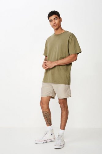 Discover ’s 16 Top Men’s Jeans and Converse Outfits: Timeless Style & Trendy Tips