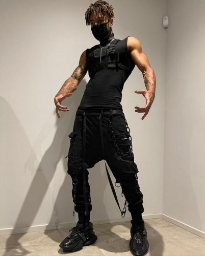 Explore 20 Techwear Styles for : Futuristic & Functional Men’s Urban Fashion