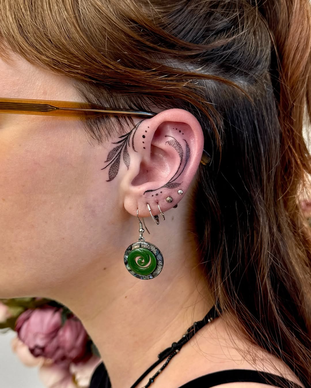 28 Ear Tattoo Ideas for Women and Men with Piercings Inner, Behind, Side, Fine Line, Flowers, Mandala, Moon, Rose, Cross, Stars, Spider Web