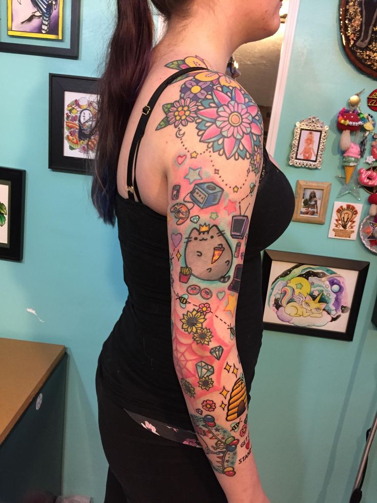 26 Shoulder Tattoo Ideas Women and Men – Ornamental, Fine Line, Eagle, Stencil, and More