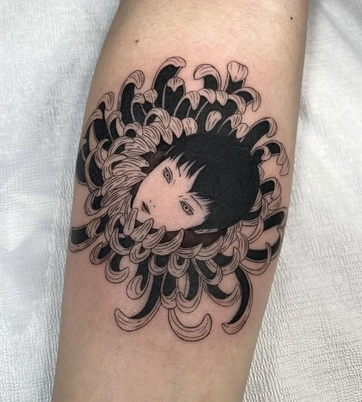 Dark Feminine Tattoos : Bold & Aesthetic Ideas for Women Thigh, Forearm, Leg Sleeve, Back, Ribs & More