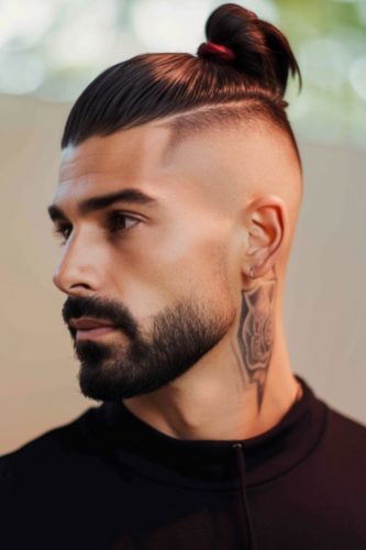 Trendsetting 18 Men&#8217;s Haircuts with Shaved Sides: Styles for Every Occasion &#8211; From Edgy to Elegant