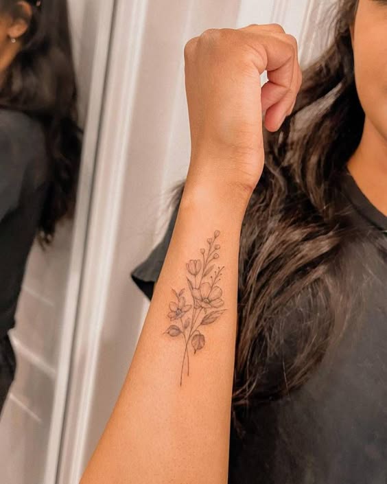 Discover 24 Stunning Flower Bouquet Tattoo Ideas: Delicate, Colorful, and Minimalist Designs
