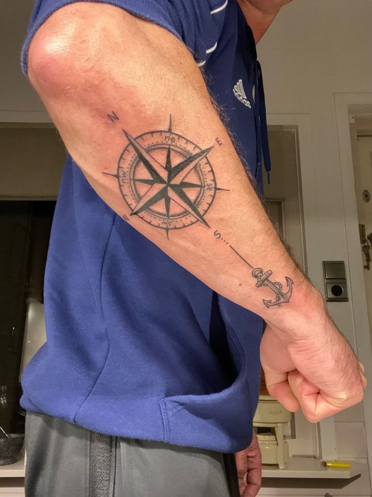28 Compass Tattoo Ideas : Designs for Men and Women, Anchor, Traditional and More