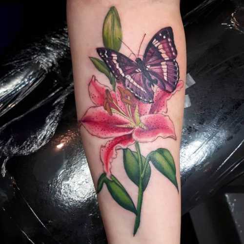 17 Tiger Lily Tattoo Ideas