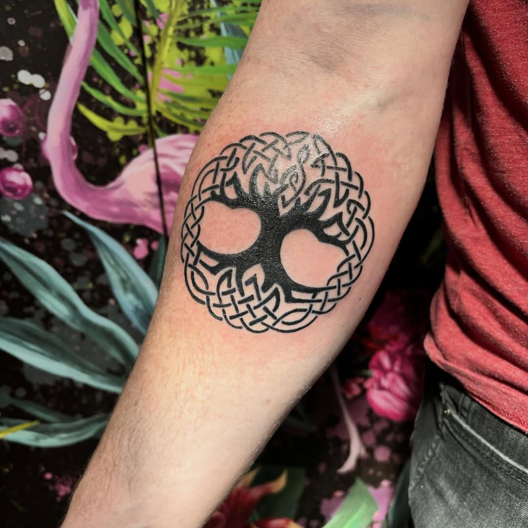 28 Family Tree Tattoo Designs Full of Meaning and Inspiration