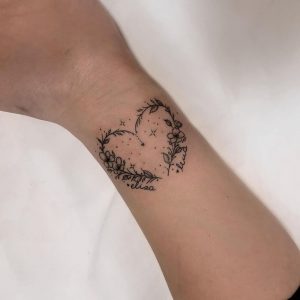 Hand Tattoos for Women 19 ideas