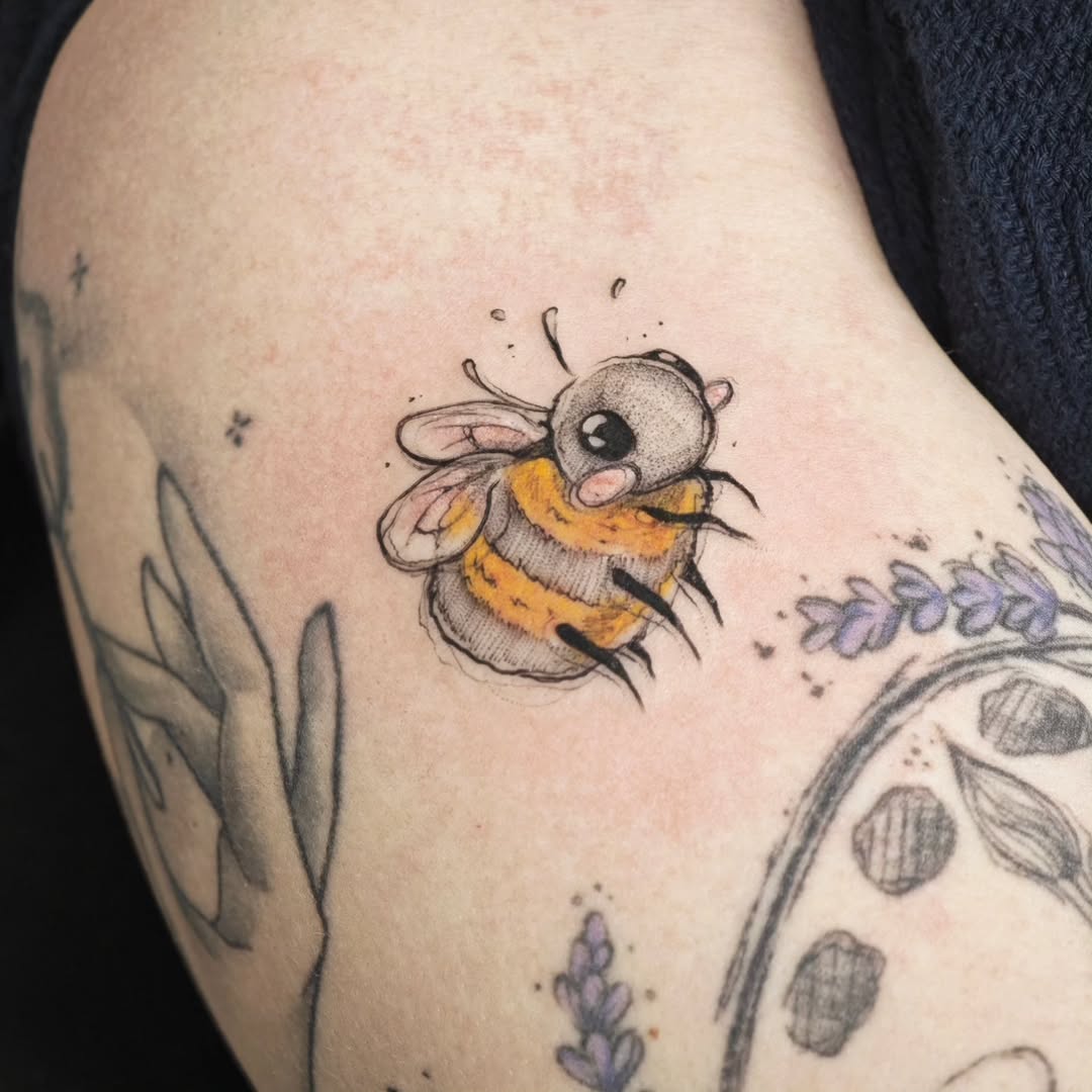 27 Bumble Bee Tattoo Ideas: From Fine-Line Minis to Fuzzy Realism