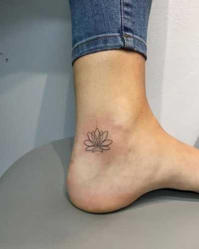 22 Small Foot Tattoos for Women Ideas: Elegant and Chic Foot Ink