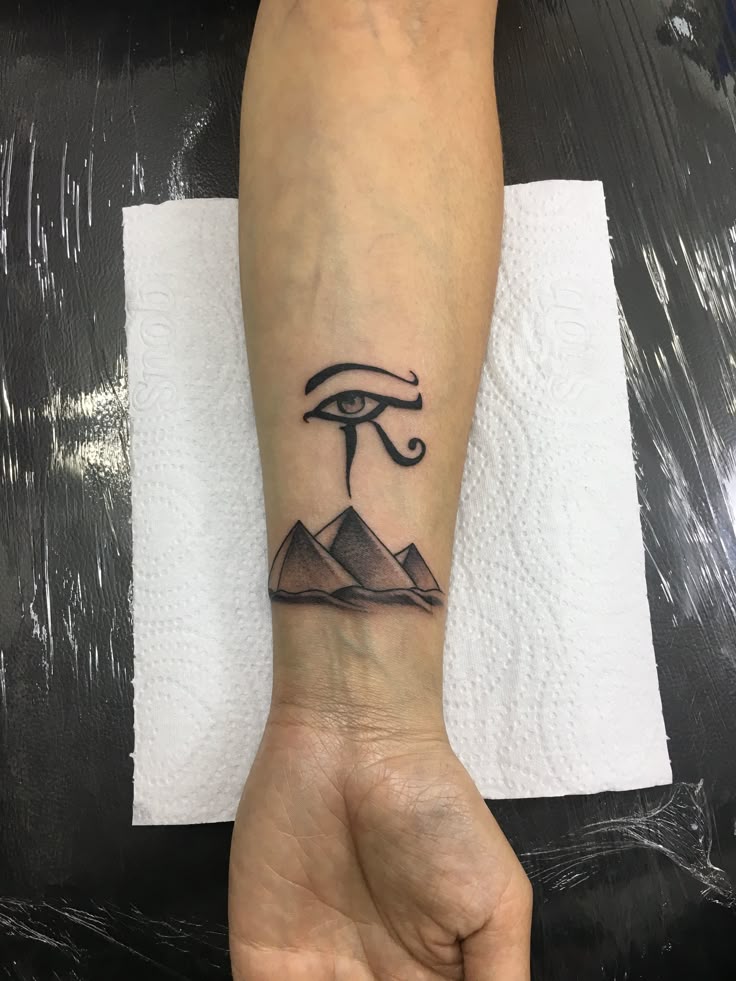 30 Eye of Horus Tattoo Ideas : Design Meaning, Feminine & Men Styles
