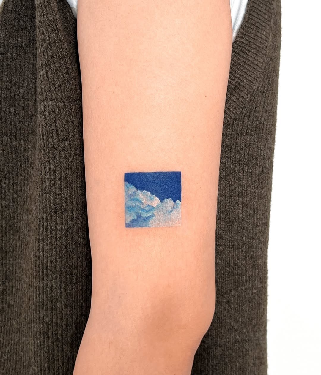 26 Cloud Tattoo Ideas with Sleeve Backgrounds, Stencil Designs, Realistic Heavens, Anime Inspiration