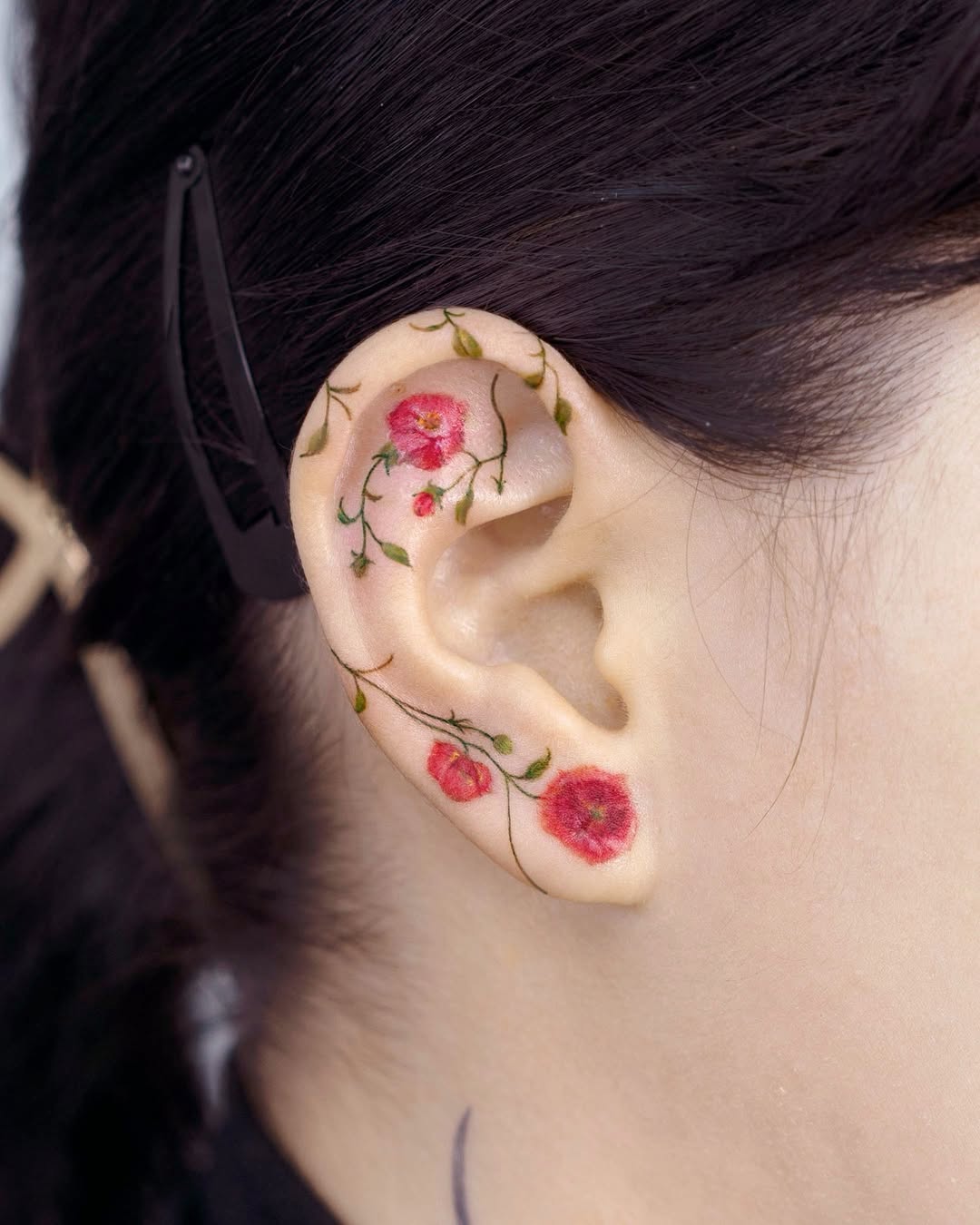 28 Ear Tattoo Ideas for Women and Men with Piercings Inner, Behind, Side, Fine Line, Flowers, Mandala, Moon, Rose, Cross, Stars, Spider Web