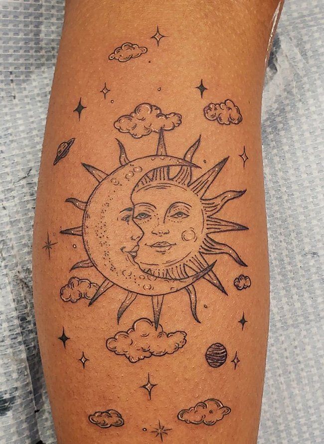 25 Sun Tattoo Ideas  for Men &#038; Women: Unique Designs &#038; Abstract Styles