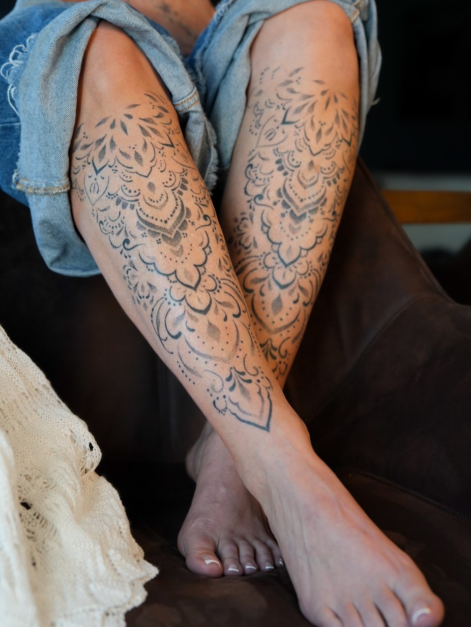 28 Ornamental Tattoo Ideas: Bold Blackwork, Baroque Flourishes, and Fineline Geometry