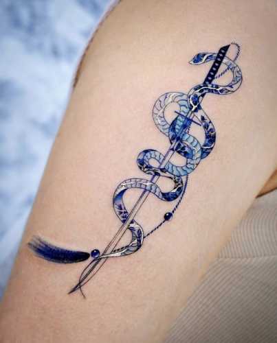 25 Empowering Snake Tattoos for Women