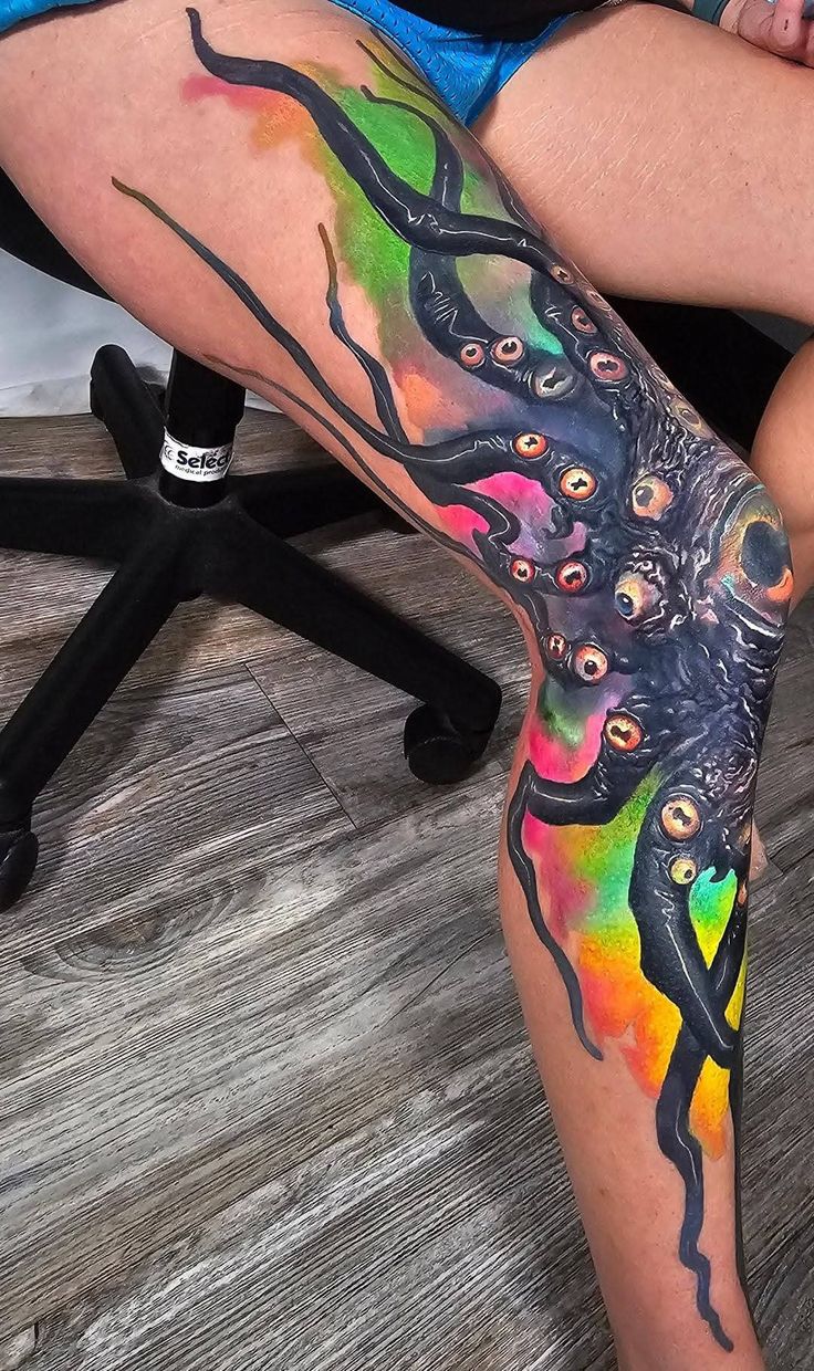 29 Unique Knee Tattoo Ideas : Traditional, Japanese, Gothic, Flower, Skull on Moth, Symmetrical Designs