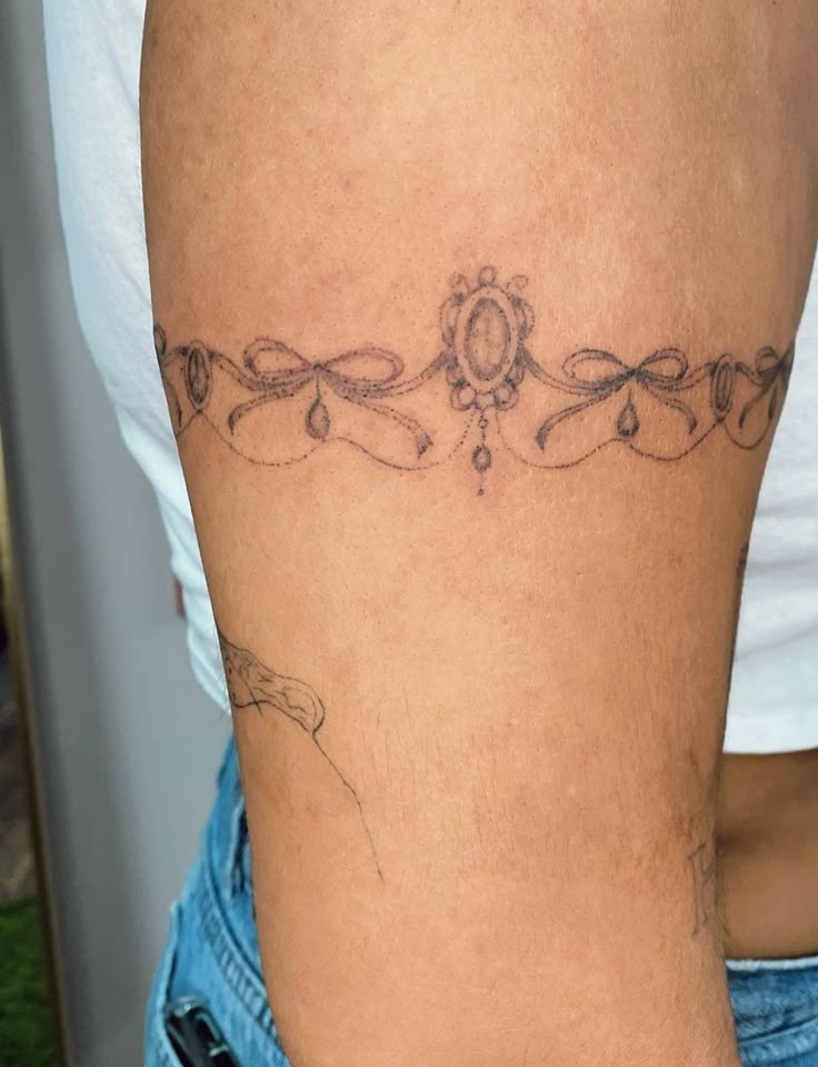 25 Band Tattoo Ideas : Bold Designs for Men and Women, Traditional and Modern Stencil Styles