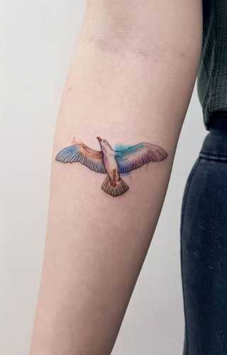 19 Beachy Tattoos Ideas: Capture the Sun and Sea in Beautiful Ink