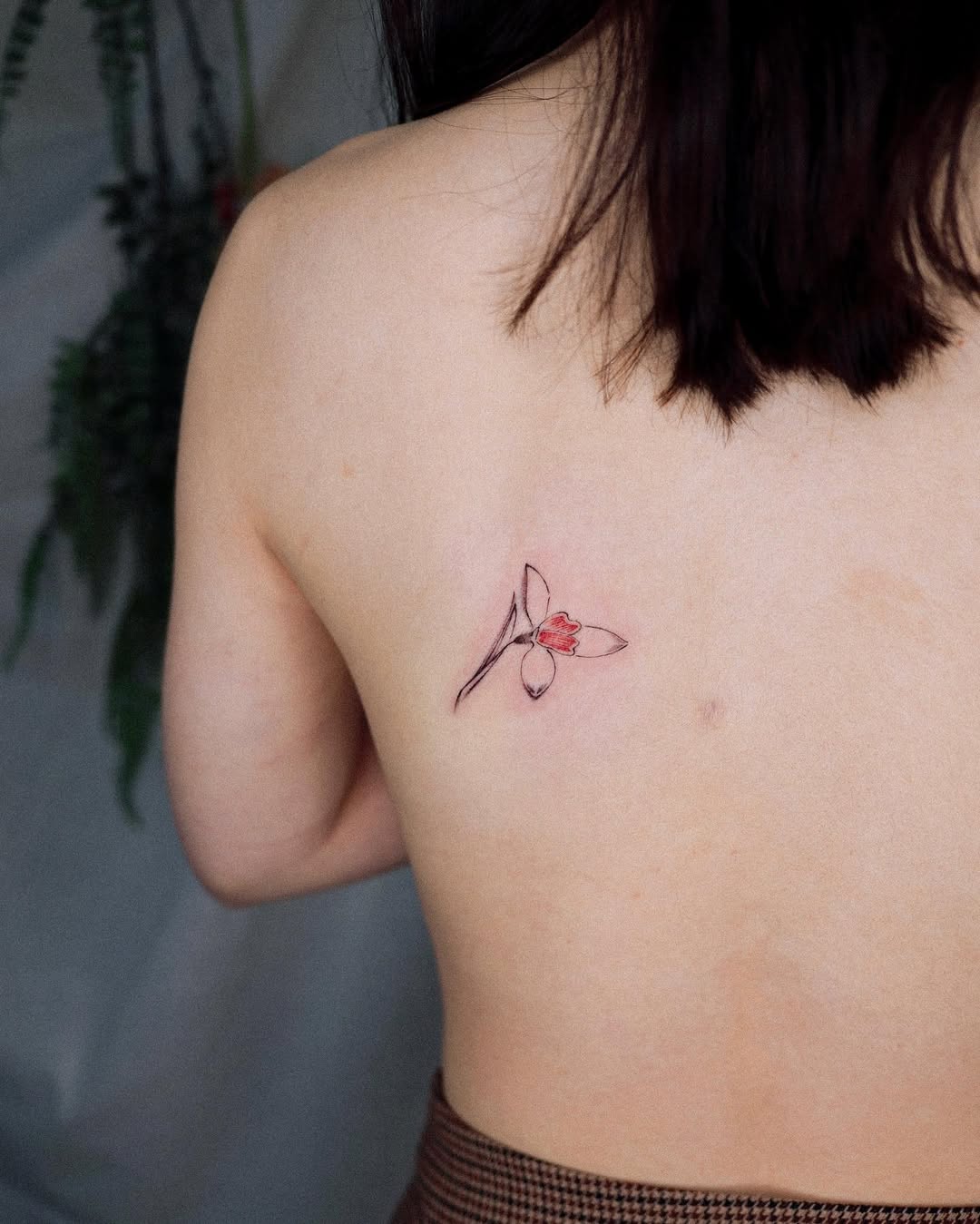 26 January Birth Flower Tattoo Ideas: Stunning Carnation and Snowdrop Designs