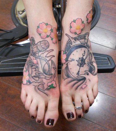 29 Striking Foot Tattoo Ideas for Women