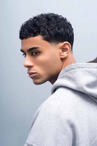 Explore ’s Top 17 Short Hairstyles for Men: From Sleek Fades to Curly Trends