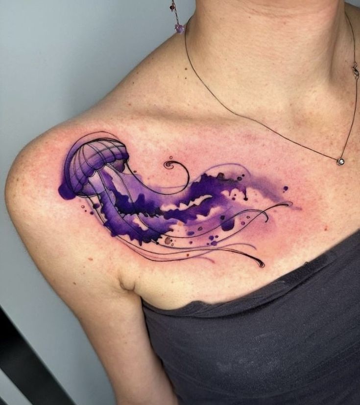 26 Shoulder Tattoo Ideas Women and Men – Ornamental, Fine Line, Eagle, Stencil, and More