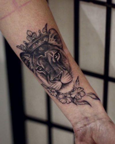 Lion Tattoo for Women: 20 Graceful and Empowering Designs