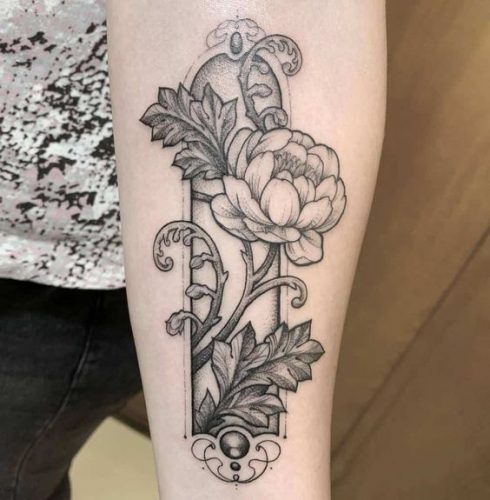 20 Traditional Blackwork Tattoo Designs