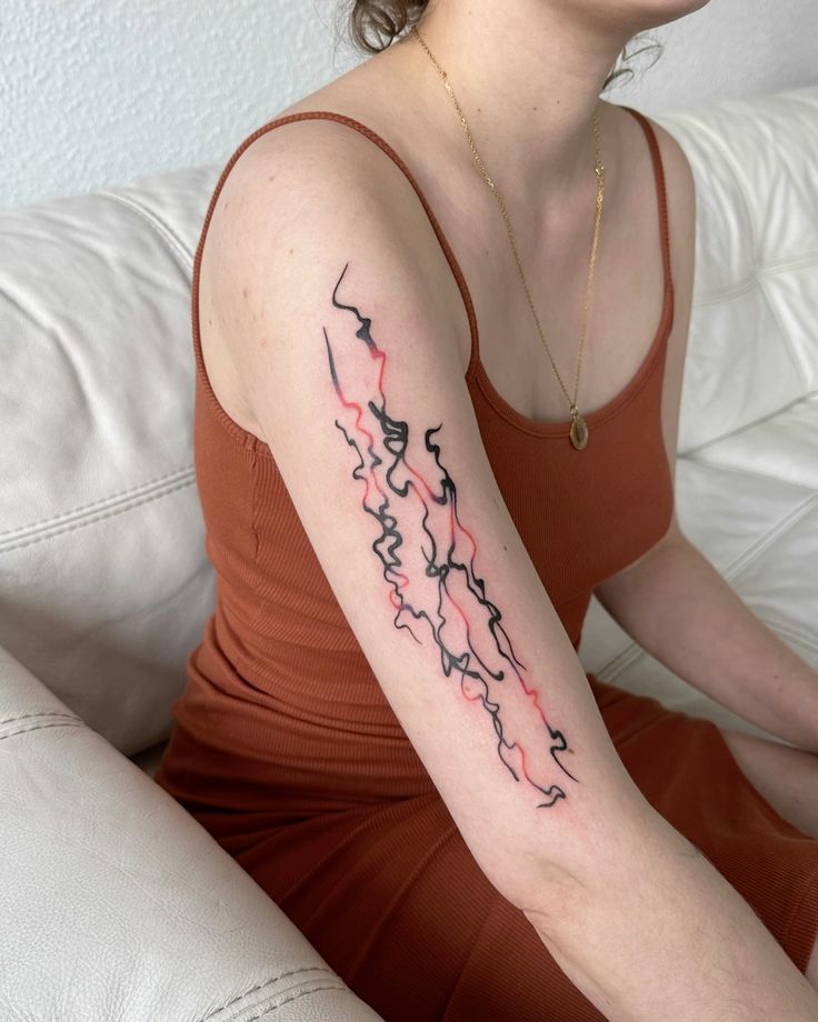 27 Ideas Fine Line Tattoo : Dainty, Bold, and Full of Personality