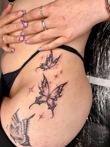 Stunning Butterfly Tattoo Thigh Designs for Women & Men – Ideas from Simple to Large