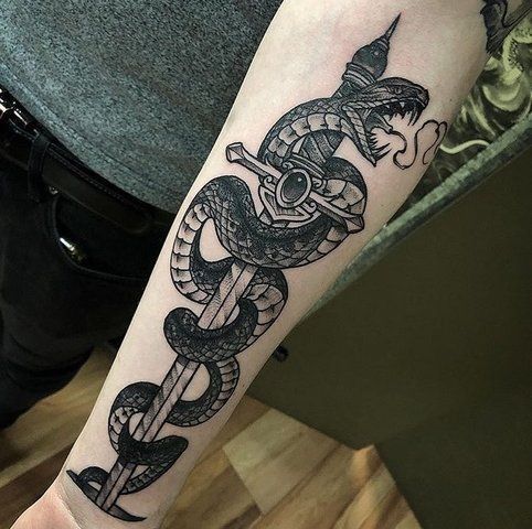 17 Awe-Inspiring Viper Snake Tattoo Concepts
