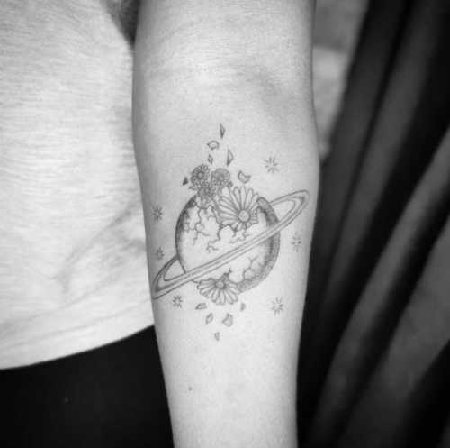 20 Moon Flower Tattoo Ideas: Graceful and Mystical Floral Designs
