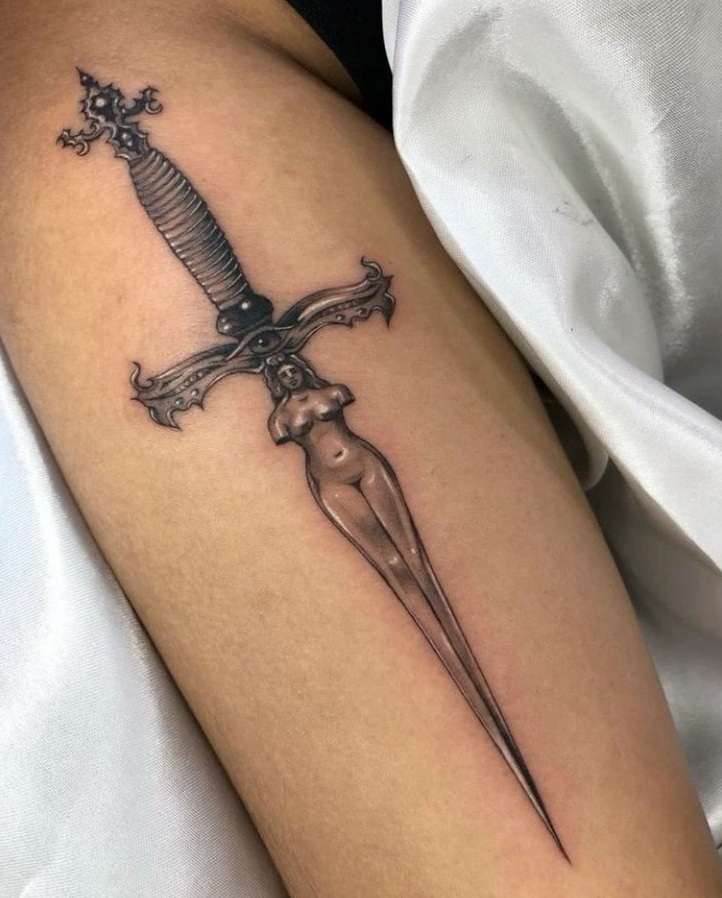 30 Dagger Tattoo Ideas : Neotraditional, Fine Line, Gothic, Butterfly, Panther, Fantasy Designs