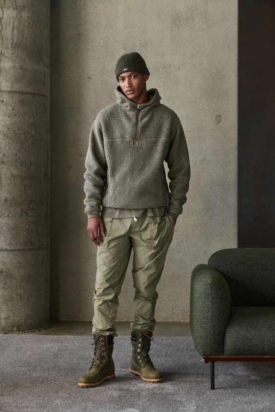 18 Stylish Green Fall Outfits for Men in Cozy Sweaters, Cool Jackets, and Trendy Looks