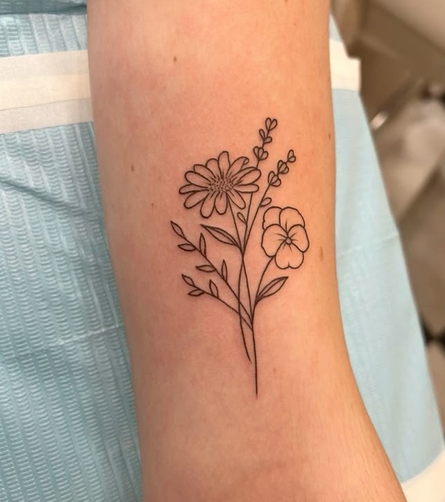 25 September Birth Flower Tattoo Ideas : Aster Designs with Name, Color, Spine, and Memorial Ink Styles