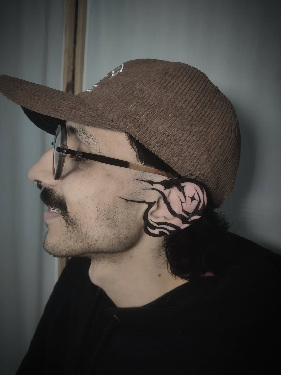 28 Ear Tattoo Ideas for Women and Men with Piercings Inner, Behind, Side, Fine Line, Flowers, Mandala, Moon, Rose, Cross, Stars, Spider Web