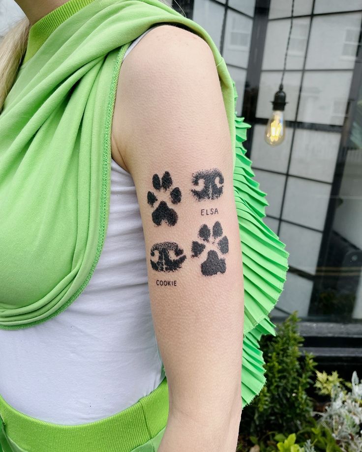 28 Paw Print Tattoo Ideas for Dog & Cat Lovers Memorial, Floral, Watercolor, Fine Line