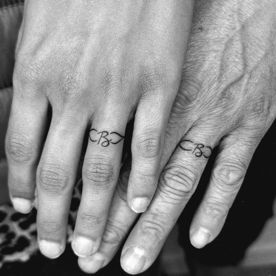 31 Ring Tattoo Ideas: Modern Bands, Meaningful Symbols & Subtle Couples Ink