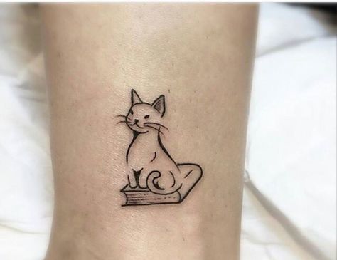 23 Minimalist Cat Tattoo Ideas