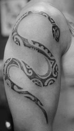21 Snake Shoulder Tattoos Ideas for Bold Expressions