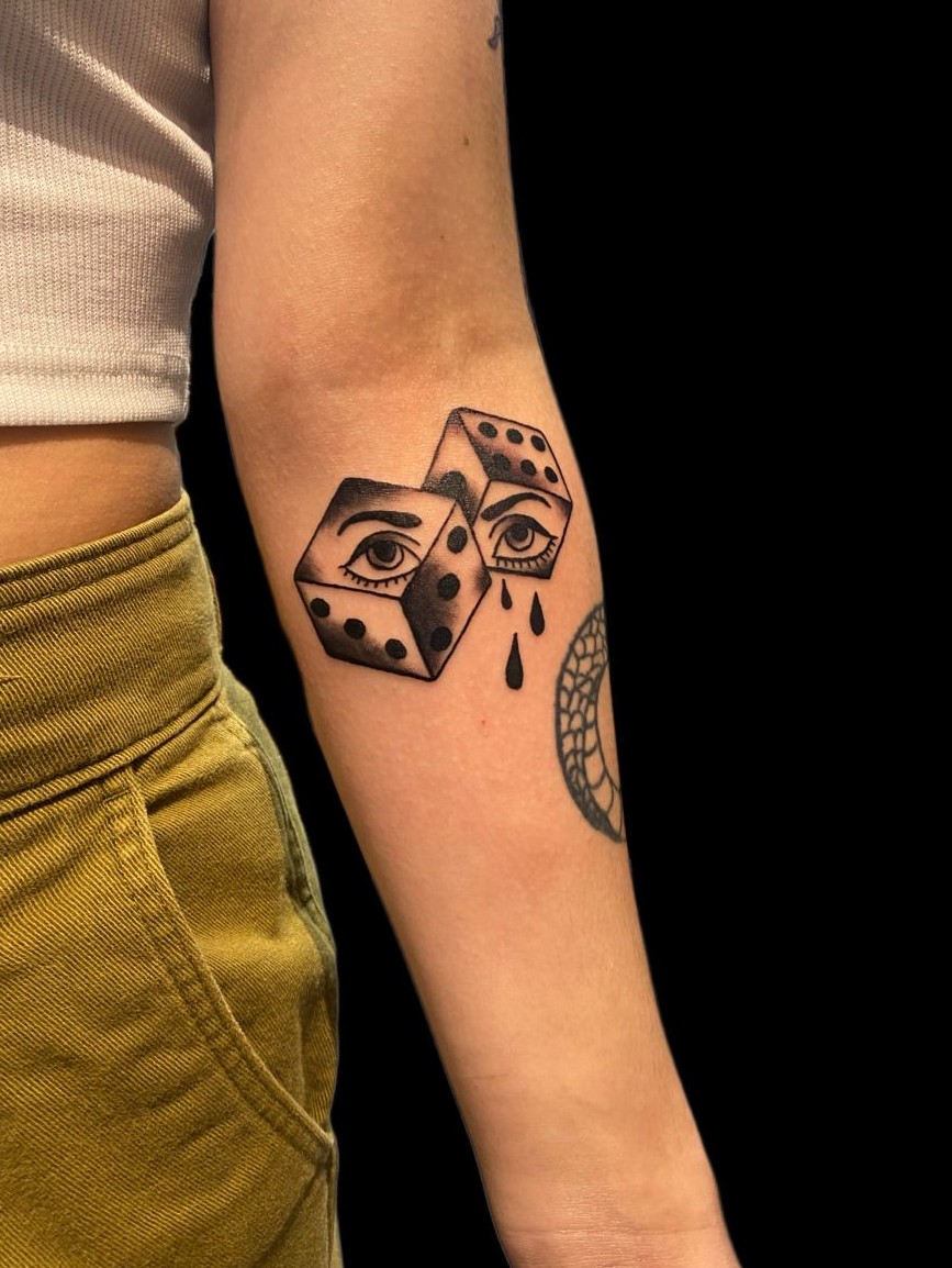 25 Dice Tattoo Ideas with Cool Flash Designs, Stencil Outlines & Men s Placement