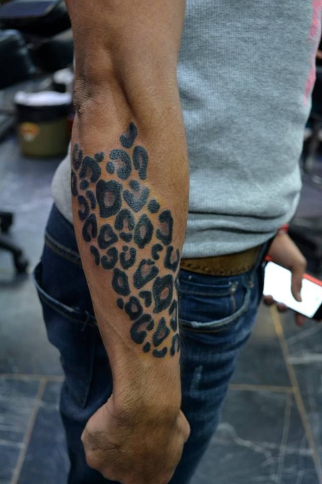 29 Forearm Tattoo Men Sleeve : Unique Stencil Ideas, Meaningful Designs, Japanese Dragon