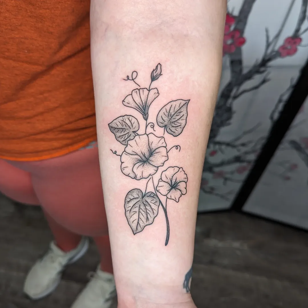 29 Morning Glory Tattoo Ideas: Elegant Vines, Quiet Symbolism, and Wearable Color