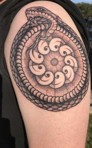 25 Empowering Snake Tattoos for Women