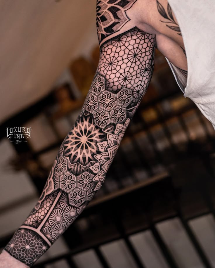26 Ideas Mandala Tattoo: Artistic Inspiration for Ink Lovers